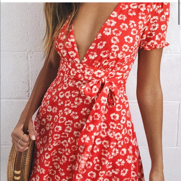 Lulus Garden Explorer Red Floral Print Mini Dress Sz M - Picture 3 of 10